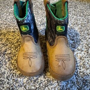 John Deere Johnny Poppers Baby Infant Boots Size 4 Camo